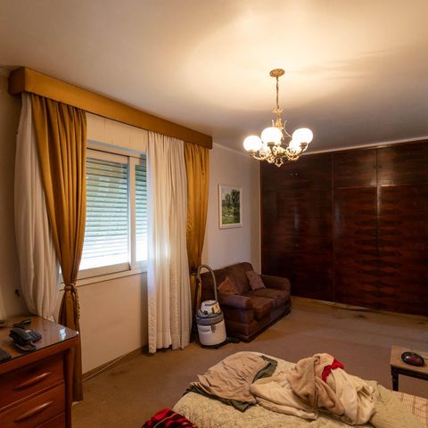 Casa à venda com 400m², 3 quartos e 3 vagas Casa à venda com 400m², 3 quartos e 3 vagasQuarto 2