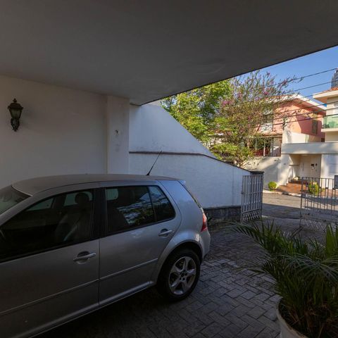 Casa à venda com 400m², 3 quartos e 3 vagas Casa à venda com 400m², 3 quartos e 3 vagasGaragem