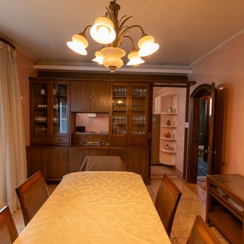 Casa à venda com 400m², 3 quartos e 3 vagas Casa à venda com 400m², 3 quartos e 3 vagasCopa