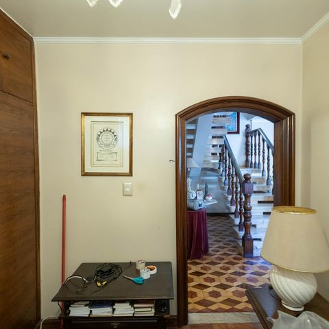 Casa à venda com 400m², 3 quartos e 3 vagas Casa à venda com 400m², 3 quartos e 3 vagasSala de TV