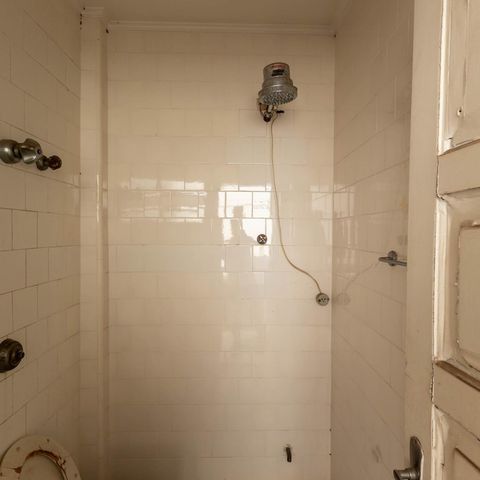 Casa à venda com 400m², 3 quartos e 3 vagas Casa à venda com 400m², 3 quartos e 3 vagasBanheiro de Serviço