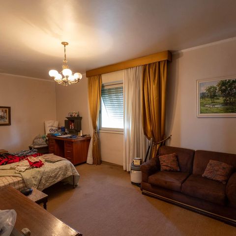 Casa à venda com 400m², 3 quartos e 3 vagas Casa à venda com 400m², 3 quartos e 3 vagasQuarto 2