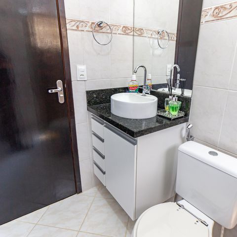 Casa à venda com 200m², 3 quartos e 4 vagas Casa à venda com 200m², 3 quartos e 4 vagasBanheiro da Suíte 2