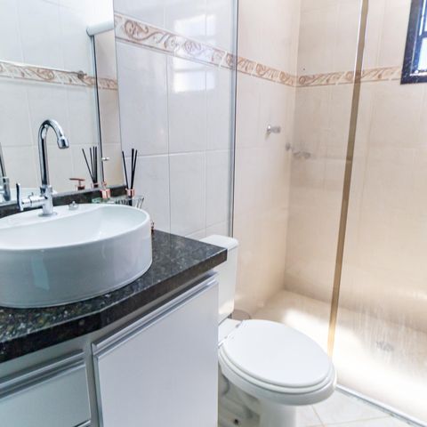 Casa à venda com 200m², 3 quartos e 4 vagas Casa à venda com 200m², 3 quartos e 4 vagasBanheiro da Suíte 1