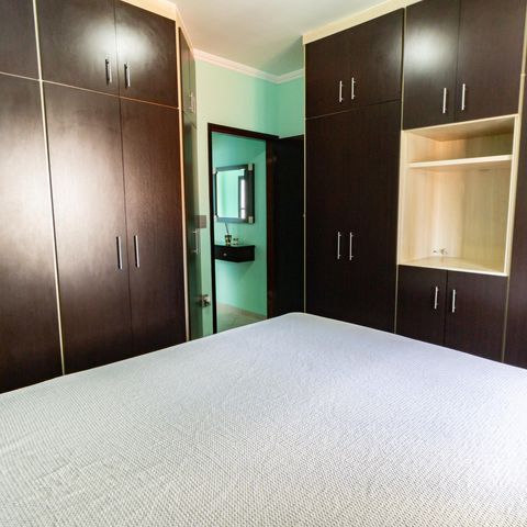 Casa à venda com 200m², 3 quartos e 4 vagas Casa à venda com 200m², 3 quartos e 4 vagasSuíte 2