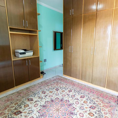 Casa à venda com 200m², 3 quartos e 4 vagas Casa à venda com 200m², 3 quartos e 4 vagasSuíte 1