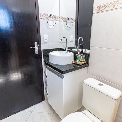 Casa à venda com 200m², 3 quartos e 4 vagas Casa à venda com 200m², 3 quartos e 4 vagasBanheiro da Suíte 1