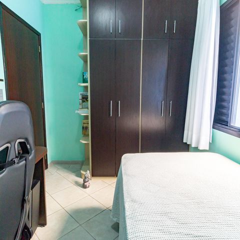 Casa à venda com 200m², 3 quartos e 4 vagas Casa à venda com 200m², 3 quartos e 4 vagasQuarto