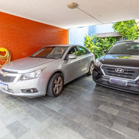 Casa à venda com 200m², 3 quartos e 4 vagas Casa à venda com 200m², 3 quartos e 4 vagasGaragem