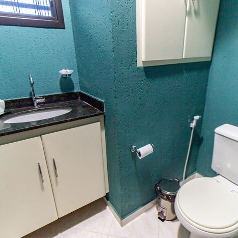Casa à venda com 200m², 3 quartos e 4 vagas Casa à venda com 200m², 3 quartos e 4 vagasLavabo