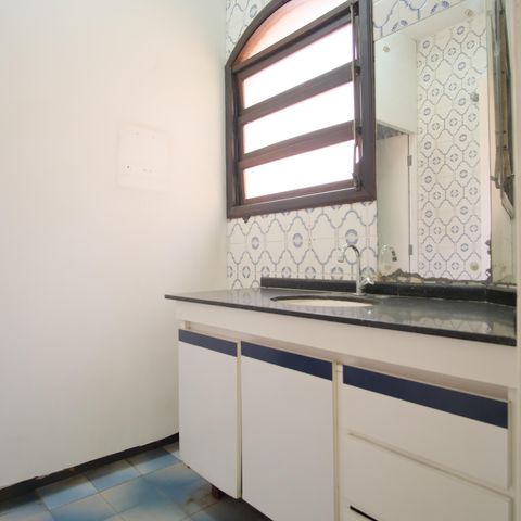 Casa para alugar com 350m², 7 quartos e 4 vagasBanheiro Social