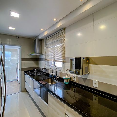 Apartamento para alugar com 122m², 2 quartos e 2 vagasCozinha