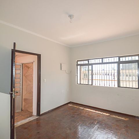 Casa à venda com 130m², 3 quartos e 1 vaga Casa à venda com 130m², 3 quartos e 1 vagaSala