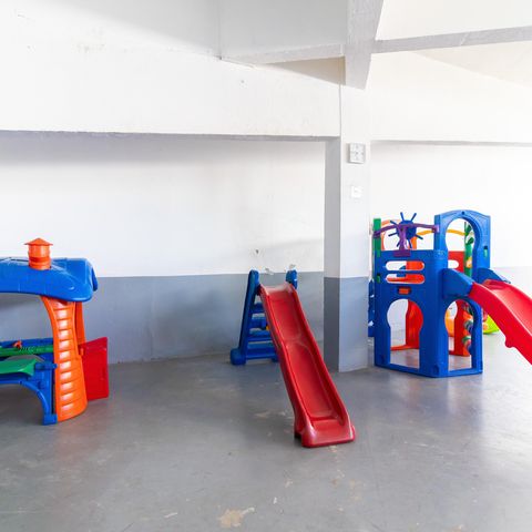 Apartamento para alugar com 72m², 2 quartos e 1 vaga Apartamento para alugar com 72m², 2 quartos e 1 vagaÁrea comum - Playground