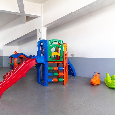 Apartamento para alugar com 72m², 2 quartos e 1 vaga Apartamento para alugar com 72m², 2 quartos e 1 vagaÁrea comum - Playground