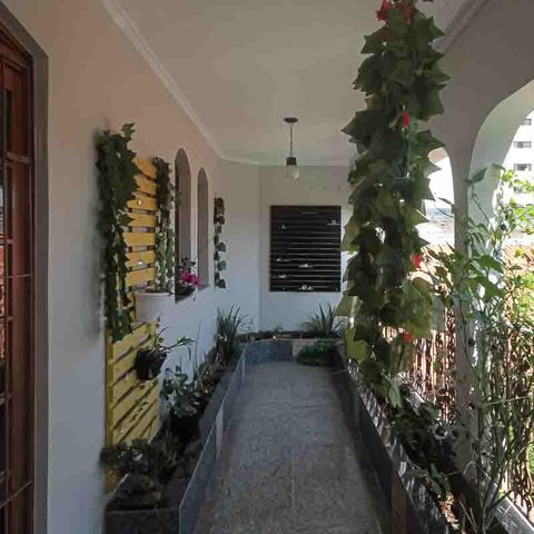 Casa à venda com 450m², 3 quartos e 8 vagas Casa à venda com 450m², 3 quartos e 8 vagasVaranda