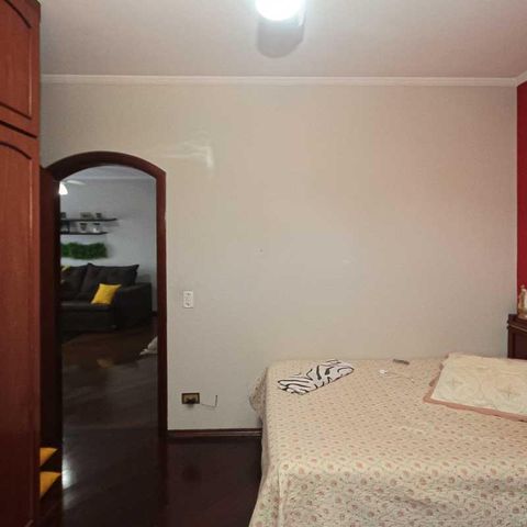 Casa à venda com 450m², 3 quartos e 8 vagas Casa à venda com 450m², 3 quartos e 8 vagasQuarto