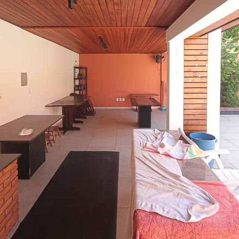 Casa à venda com 450m², 3 quartos e 8 vagas Casa à venda com 450m², 3 quartos e 8 vagasEspaço Gourmet
