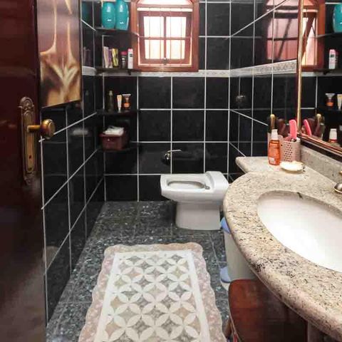 Casa à venda com 450m², 3 quartos e 8 vagas Casa à venda com 450m², 3 quartos e 8 vagasLavabo