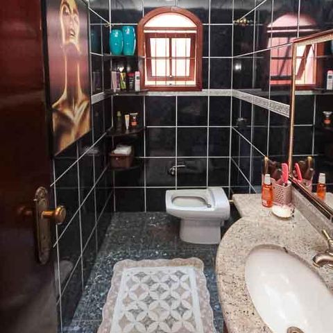 Casa à venda com 450m², 3 quartos e 8 vagas Casa à venda com 450m², 3 quartos e 8 vagasLavabo