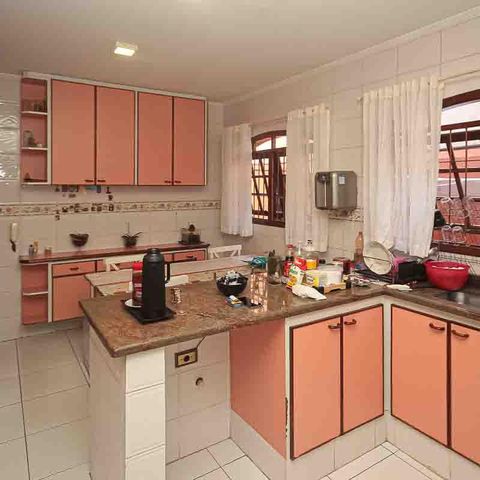 Casa à venda com 450m², 3 quartos e 8 vagas Casa à venda com 450m², 3 quartos e 8 vagasCozinha