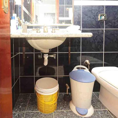 Casa à venda com 450m², 3 quartos e 8 vagas Casa à venda com 450m², 3 quartos e 8 vagasBanheiro Social
