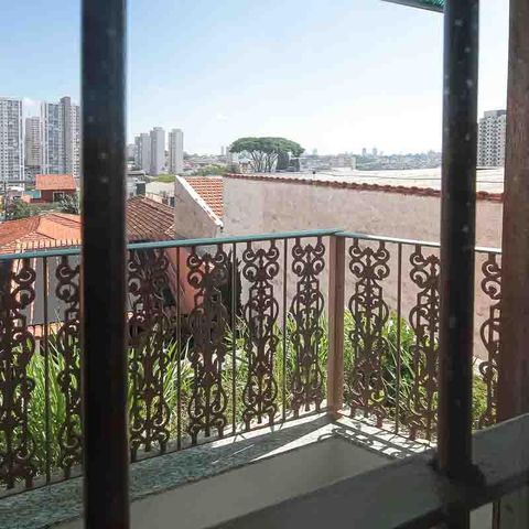 Casa à venda com 450m², 3 quartos e 8 vagas Casa à venda com 450m², 3 quartos e 8 vagasVaranda da Suíte