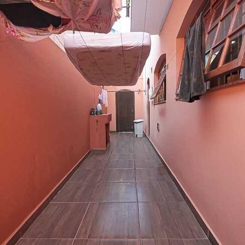 Casa à venda com 450m², 3 quartos e 8 vagas Casa à venda com 450m², 3 quartos e 8 vagasCorredor Lateral