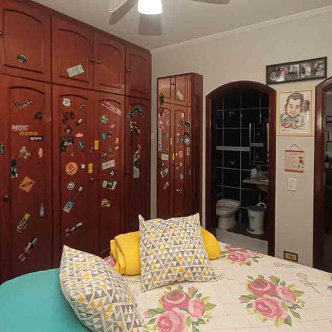 Casa à venda com 450m², 3 quartos e 8 vagas Casa à venda com 450m², 3 quartos e 8 vagasSuíte