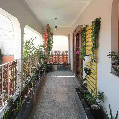 Casa à venda com 450m², 3 quartos e 8 vagas Casa à venda com 450m², 3 quartos e 8 vagasVaranda