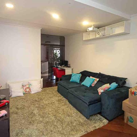Casa à venda com 450m², 3 quartos e 8 vagas Casa à venda com 450m², 3 quartos e 8 vagasSala