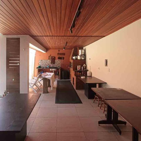 Casa à venda com 450m², 3 quartos e 8 vagas Casa à venda com 450m², 3 quartos e 8 vagasEspaço Gourmet