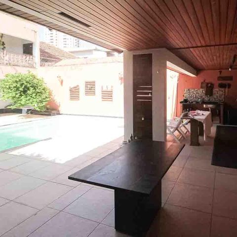 Casa à venda com 450m², 3 quartos e 8 vagas Casa à venda com 450m², 3 quartos e 8 vagasEspaço Gourmet