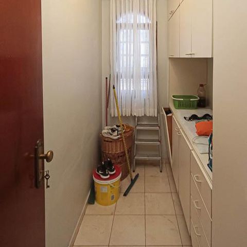 Casa à venda com 450m², 3 quartos e 8 vagas Casa à venda com 450m², 3 quartos e 8 vagasDespensa
