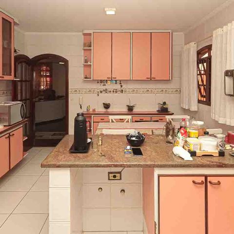 Casa à venda com 450m², 3 quartos e 8 vagas Casa à venda com 450m², 3 quartos e 8 vagasCozinha