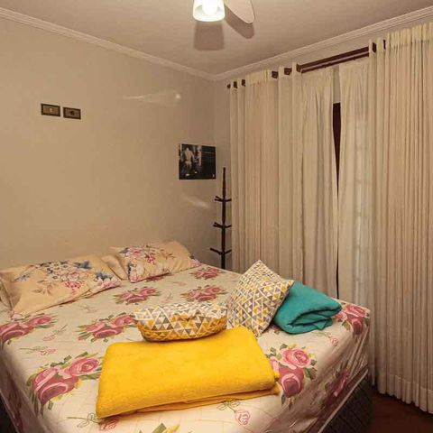 Casa à venda com 450m², 3 quartos e 8 vagas Casa à venda com 450m², 3 quartos e 8 vagasSuíte