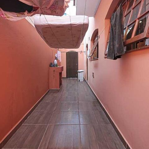 Casa à venda com 450m², 3 quartos e 8 vagas Casa à venda com 450m², 3 quartos e 8 vagasCorredor Lateral