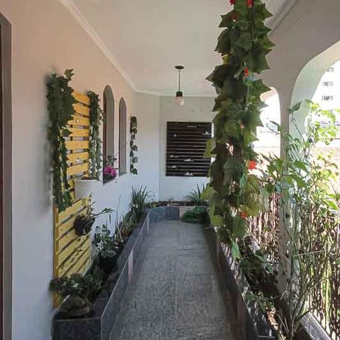 Casa à venda com 450m², 3 quartos e 8 vagas Casa à venda com 450m², 3 quartos e 8 vagasVaranda