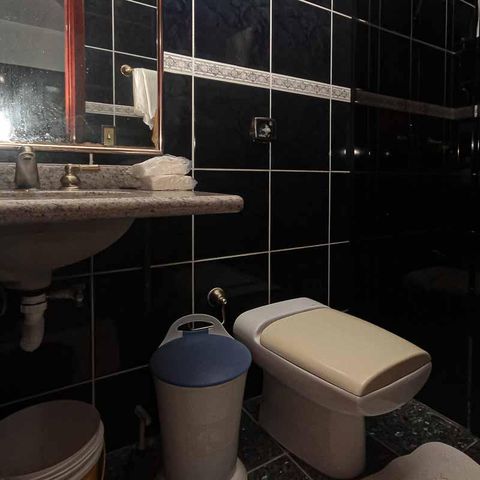Casa à venda com 450m², 3 quartos e 8 vagas Casa à venda com 450m², 3 quartos e 8 vagasBanheiro Social
