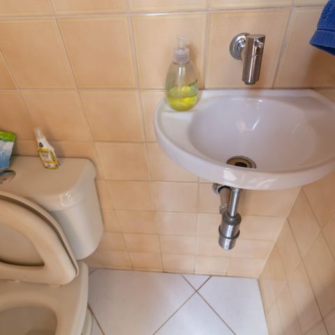 Casa à venda com 102m², 2 quartos e 4 vagas Casa à venda com 102m², 2 quartos e 4 vagasBanheiro de Serviço