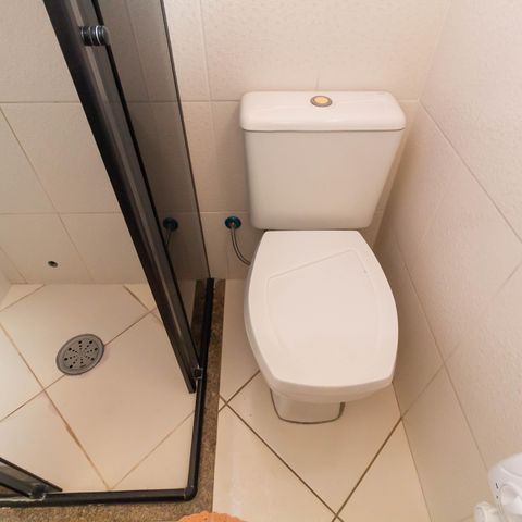 Casa à venda com 102m², 2 quartos e 4 vagas Casa à venda com 102m², 2 quartos e 4 vagasBanheiro