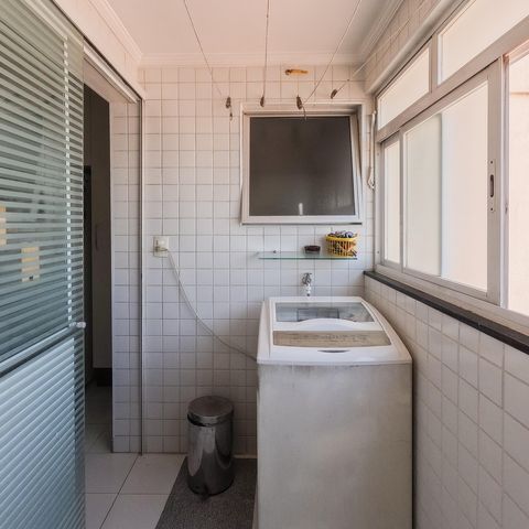 Apartamento à venda com 110m², 3 quartos e 2 vagas Apartamento à venda com 110m², 3 quartos e 2 vagasÁrea de Serviço