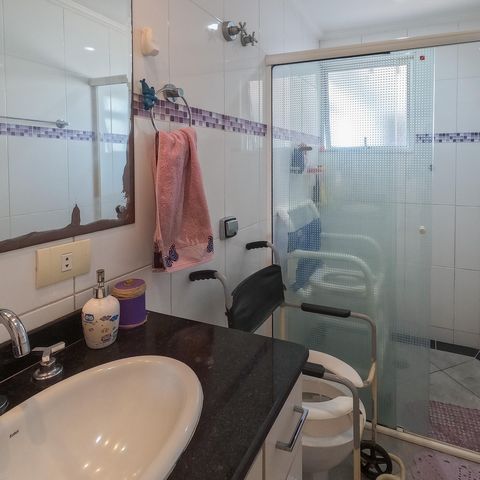 Apartamento à venda com 110m², 3 quartos e 2 vagas Apartamento à venda com 110m², 3 quartos e 2 vagasBanheiro