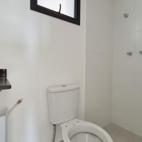 Apartamento à venda com 45m², 2 quartos e 1 vaga Apartamento à venda com 45m², 2 quartos e 1 vagaBanheiro