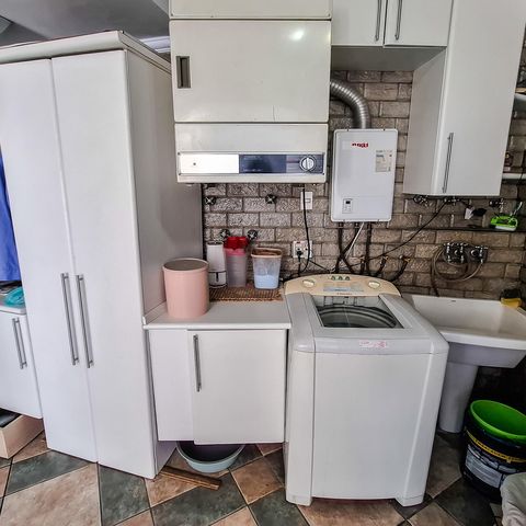 Casa para alugar com 360m², 4 quartos e 4 vagas Casa para alugar com 360m², 4 quartos e 4 vagasCozinha