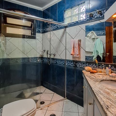 Casa para alugar com 360m², 4 quartos e 4 vagas Casa para alugar com 360m², 4 quartos e 4 vagasBanheiro de Serviço