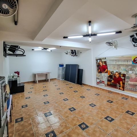 Casa para alugar com 360m², 4 quartos e 4 vagas Casa para alugar com 360m², 4 quartos e 4 vagasÁrea Externa
