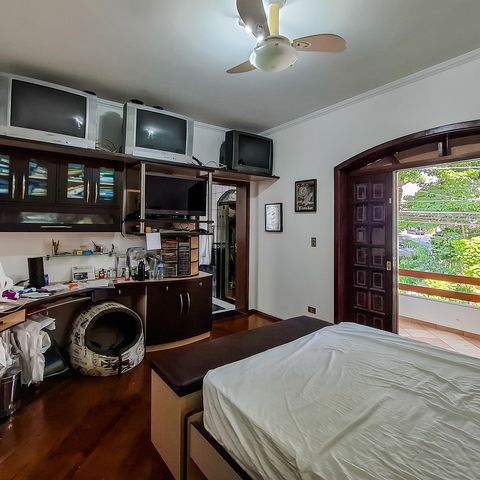 Casa para alugar com 360m², 4 quartos e 4 vagas Casa para alugar com 360m², 4 quartos e 4 vagasQuarto