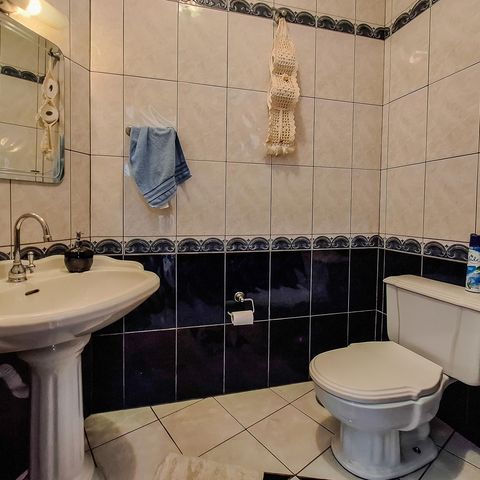 Casa para alugar com 360m², 4 quartos e 4 vagas Casa para alugar com 360m², 4 quartos e 4 vagasBanheiro de Serviço