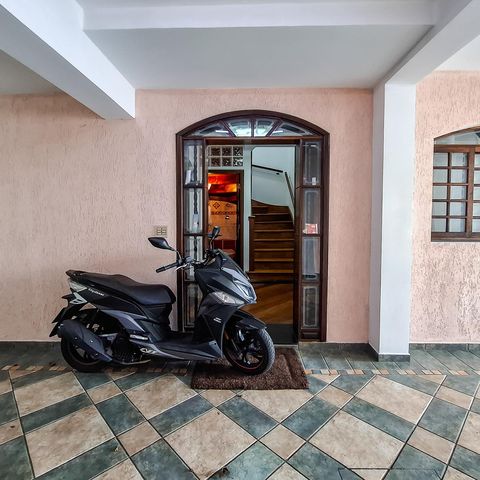 Casa para alugar com 360m², 4 quartos e 4 vagas Casa para alugar com 360m², 4 quartos e 4 vagasGaragem